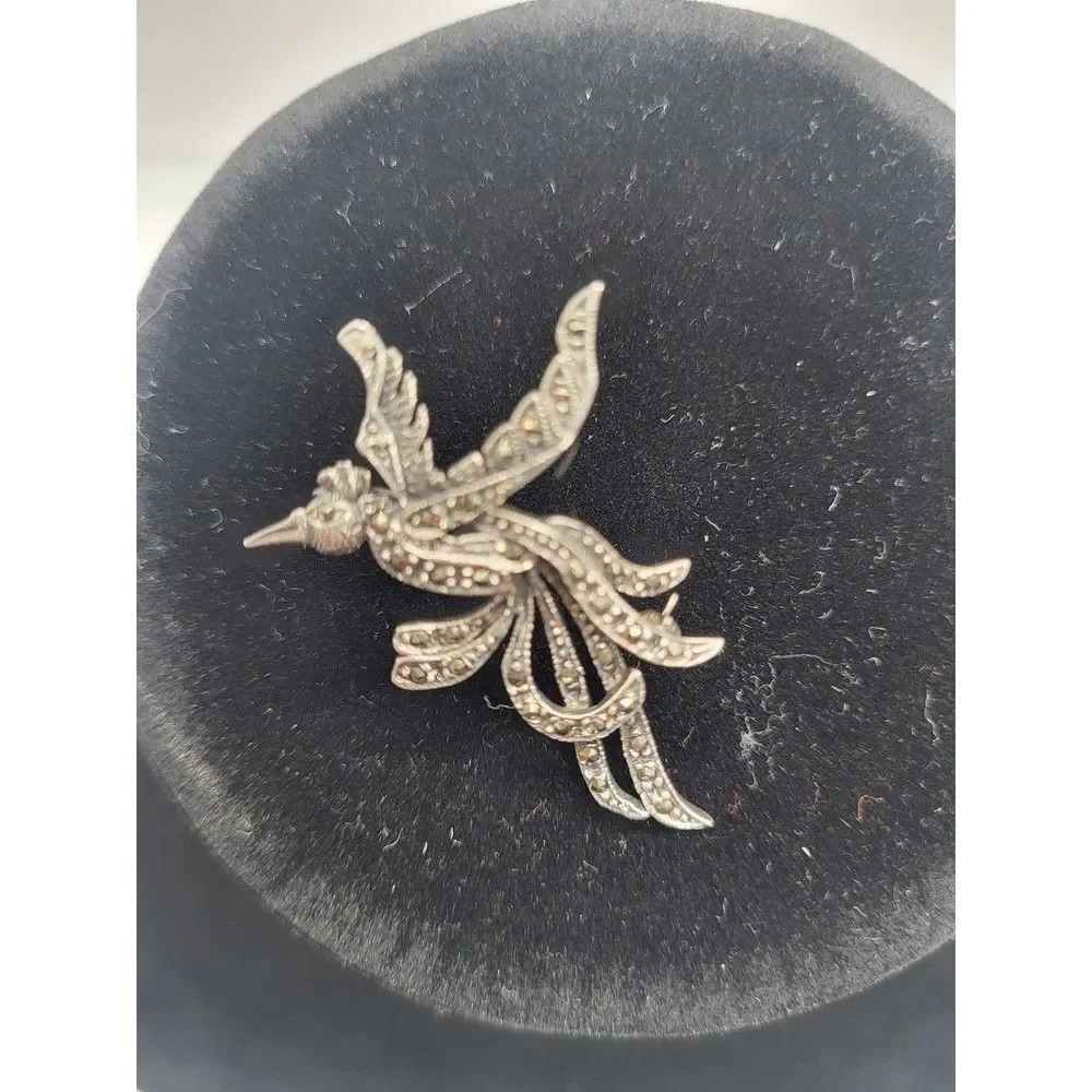 Vintage 925 silver & Maracasite bird Brooch